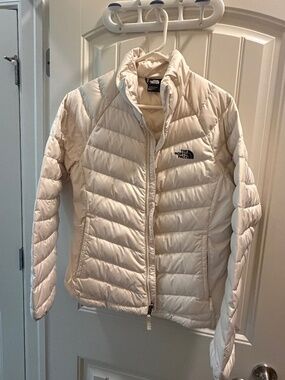 The North Face Down Puffer Coat Cream Size L | Lightly Worn